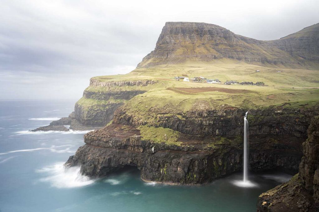 Mulafossur Waterfall, Vagar